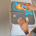 Коврик в садик для переобувания 30х36 см, Львенок в машинке (серый)