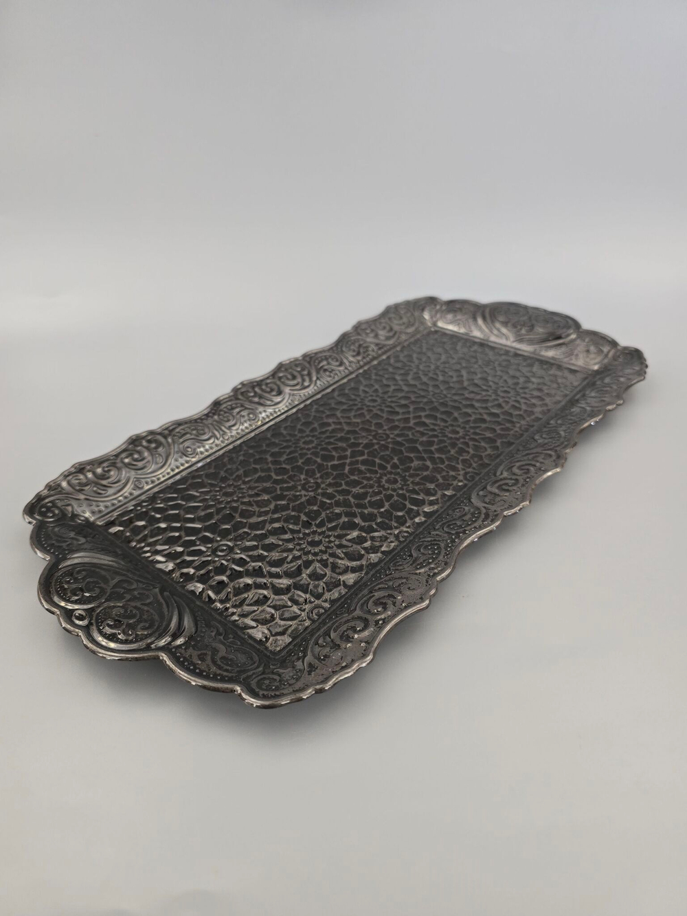 Поднос прямоугольный декоративный 35*18 "Цветок" металлический /ACAR. Турция (серебристый)