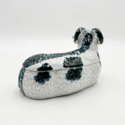 Фарфоровая масленка Баран. Фарфор, ручная роспись, золочение. Т-во М. С. Кузнецова, Россия, 1900-е.