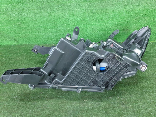 Фара правая Toyota Land Cruiser Prado 150 (2017-н.в.) LED