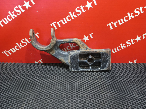 Кронштейн амортизатора переднего левого 2016г