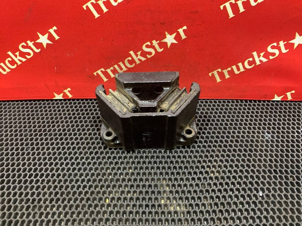 Подушка двигателя передняя 2024г