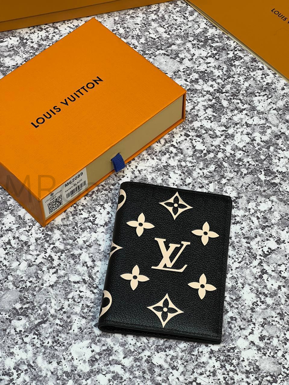 Обложка для паспорта Louis Vuitton