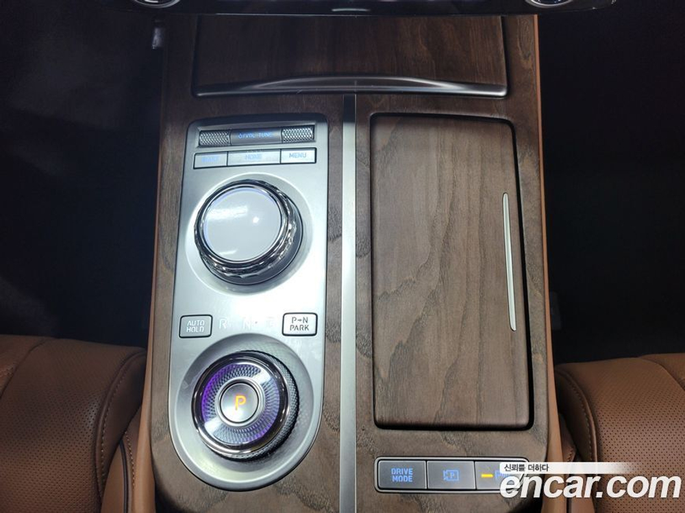 Genesis G80 (RG3) Бензин 2.5 Turbo 2WD (06.2023)