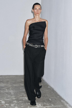 ZARA ШИРОКИЕ БРЮКИ С ЗАЩИПАМИ — ZW COLLECTION, ЧЕРНЫЙ