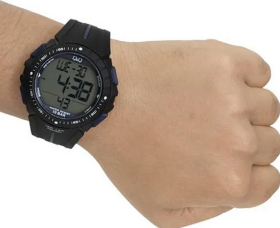 Наручные часы Q&Q M122J001