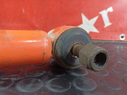 Амортизатор передний