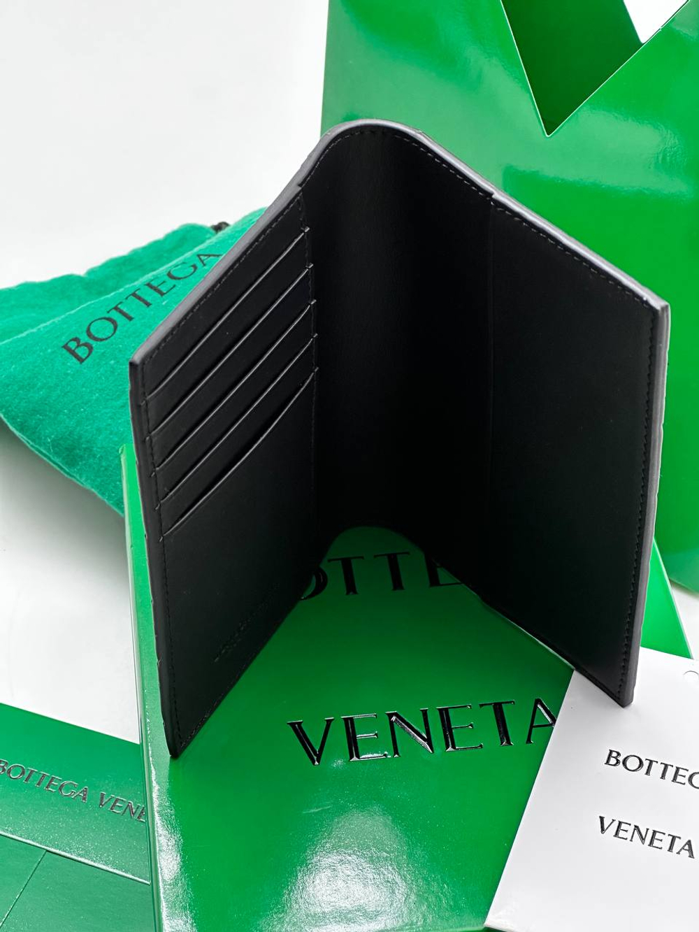 Обложка для паспорта Bottega Veneta