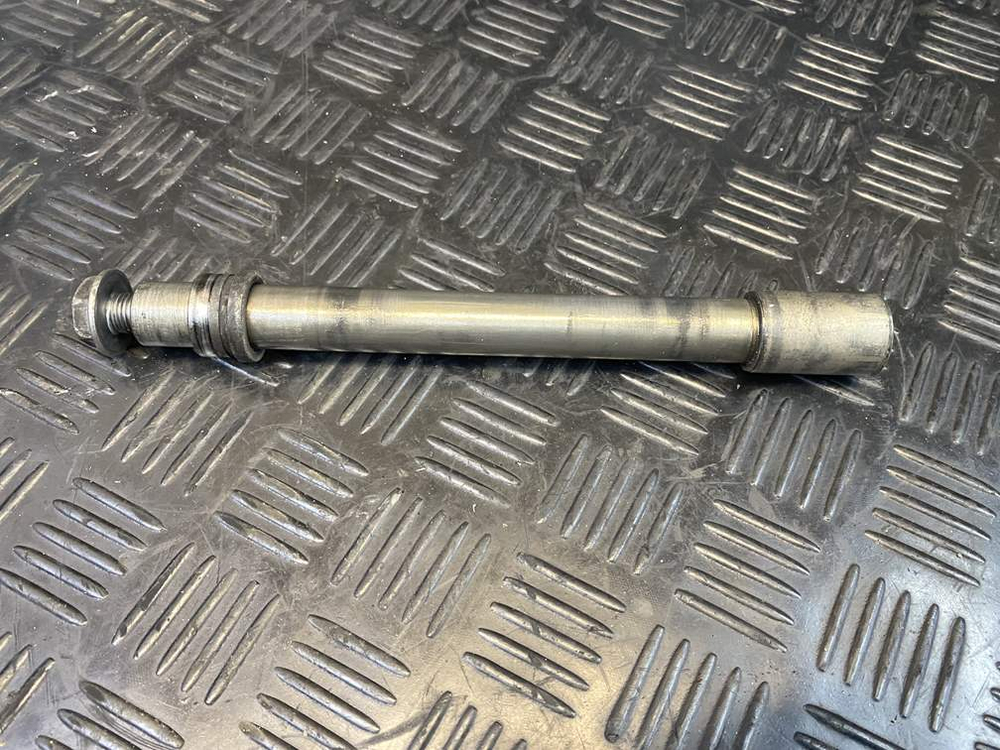 Ось переднего колеса Yamaha FJR1300A RP13A 2010