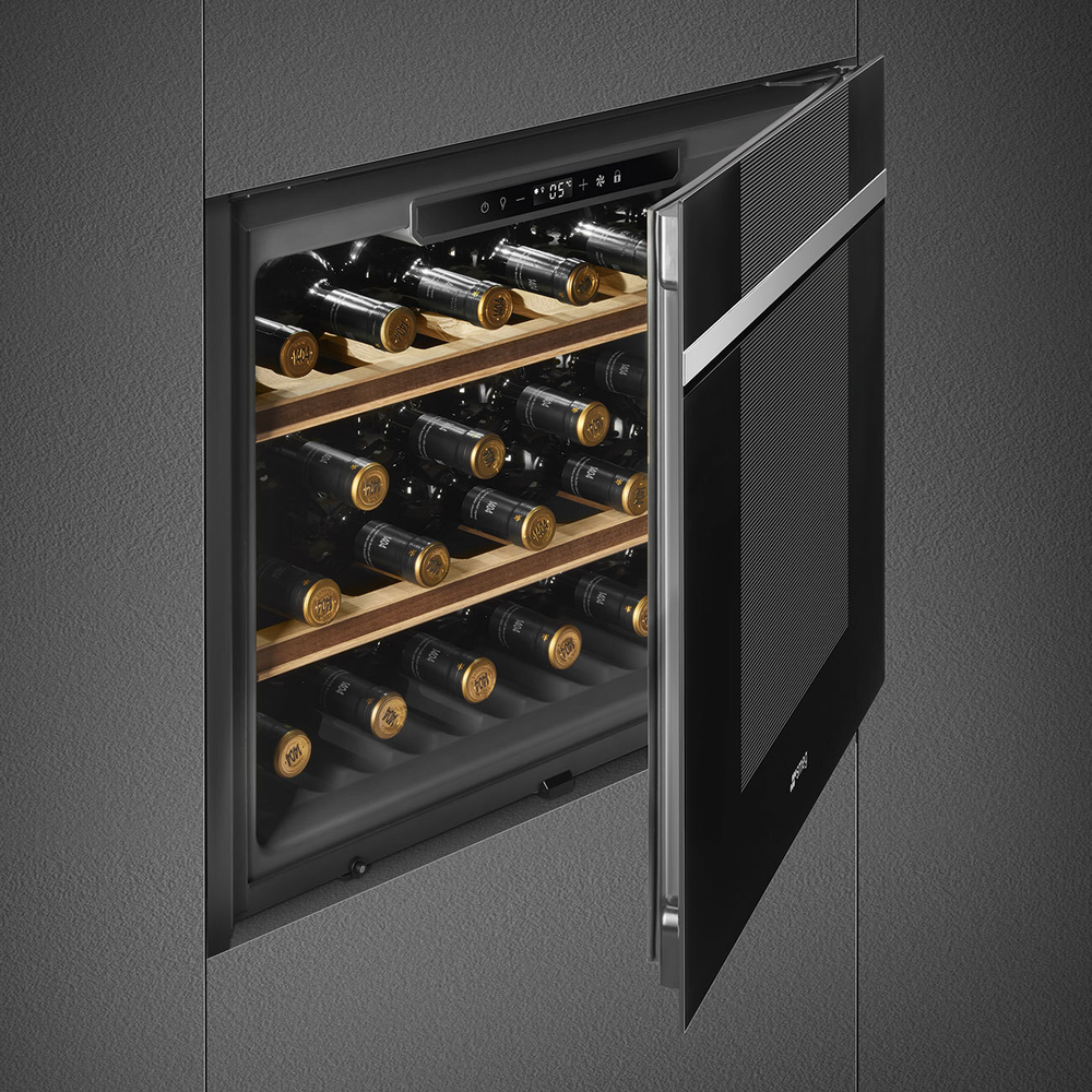 Холодильный шкаф для вина встраиваемый Smeg CVI121B3