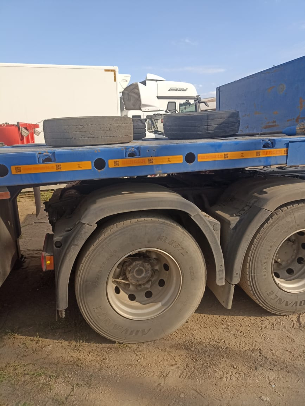 БЕРГЕР 9854* Полуприцеп тяжеловоз 4 оси 9854-0000050-05 (Раздвижной)