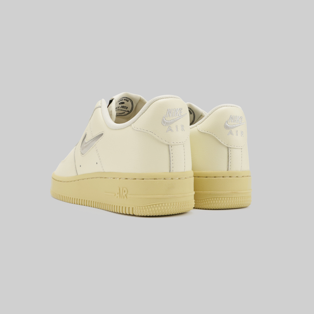 Кроссовки женские Nike Air Force 1 Low '07 LX "Coconut Milk Lemon Wash" (W)