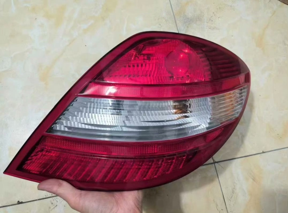 Задний фонарь (левый/правый) Mercedes-Benz SLK W171