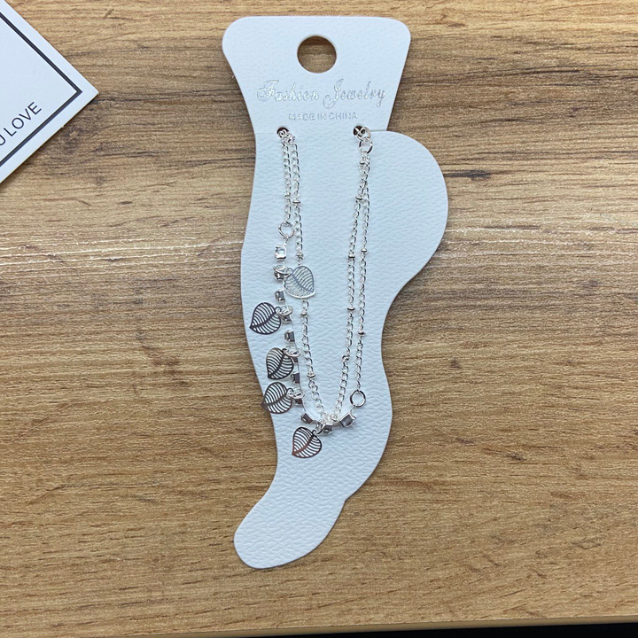 Браслет на ногу цепочка подвески Листик резной полоса страз металл серебристый