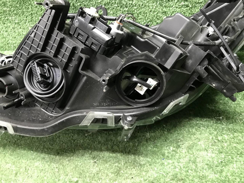 Фара правая Toyota RAV4 5 XA50 (2018-н.в.) LED