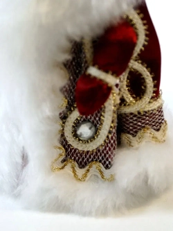 Кукла коллекционная Дед Мороз в кружевной шубе