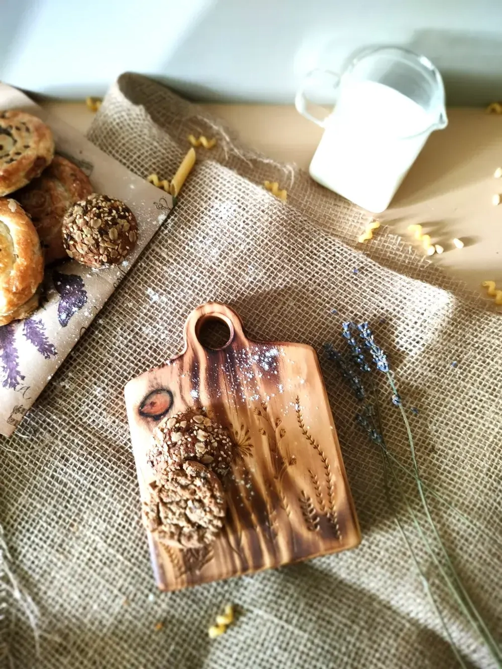 Доска разделочная из дерева сервировочная