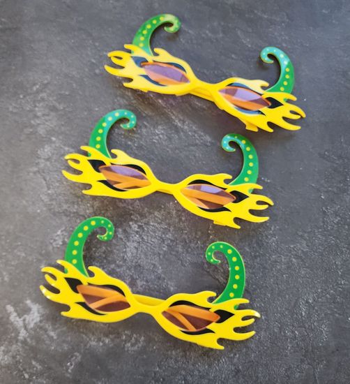 Очки Черт жёлтые с зелёным