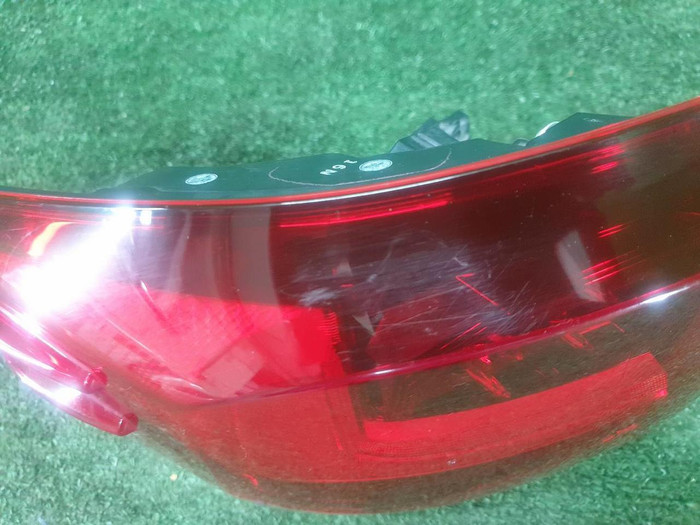 Фонарь левый внешний Toyota Land Cruiser 300 (2021-н.в.)