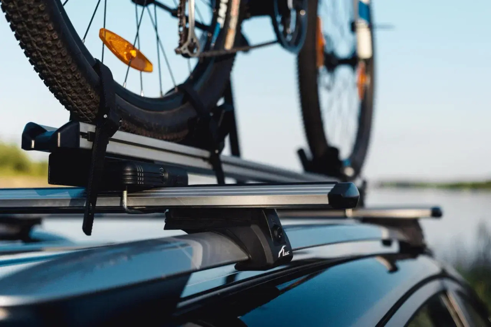 Велокрепления на крышу автомобиля  LUX PROFI 