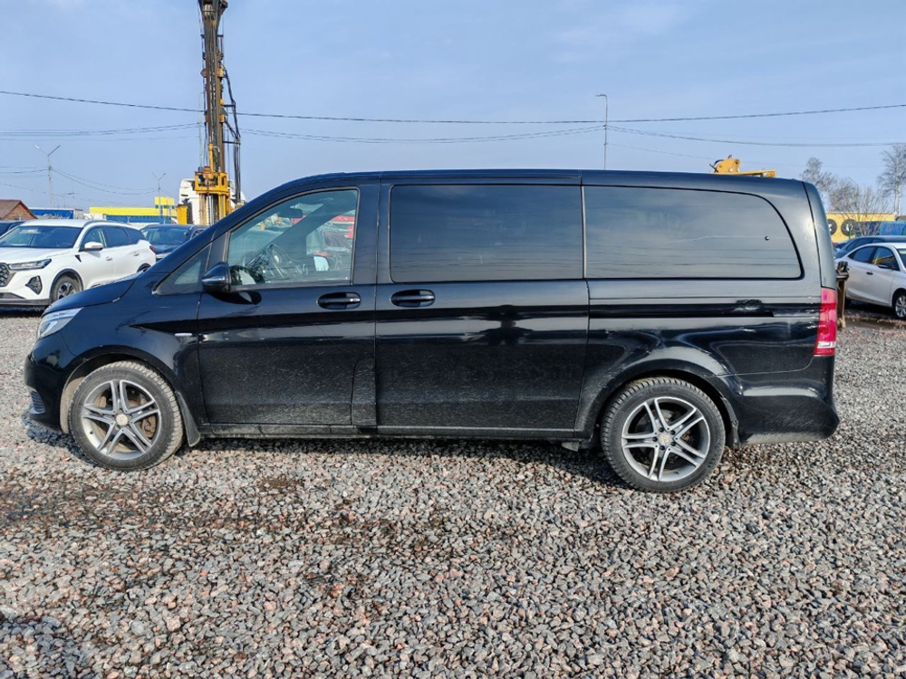 Mercedes-Benz V-CLASS 220 d Avantgarde 4MATIC