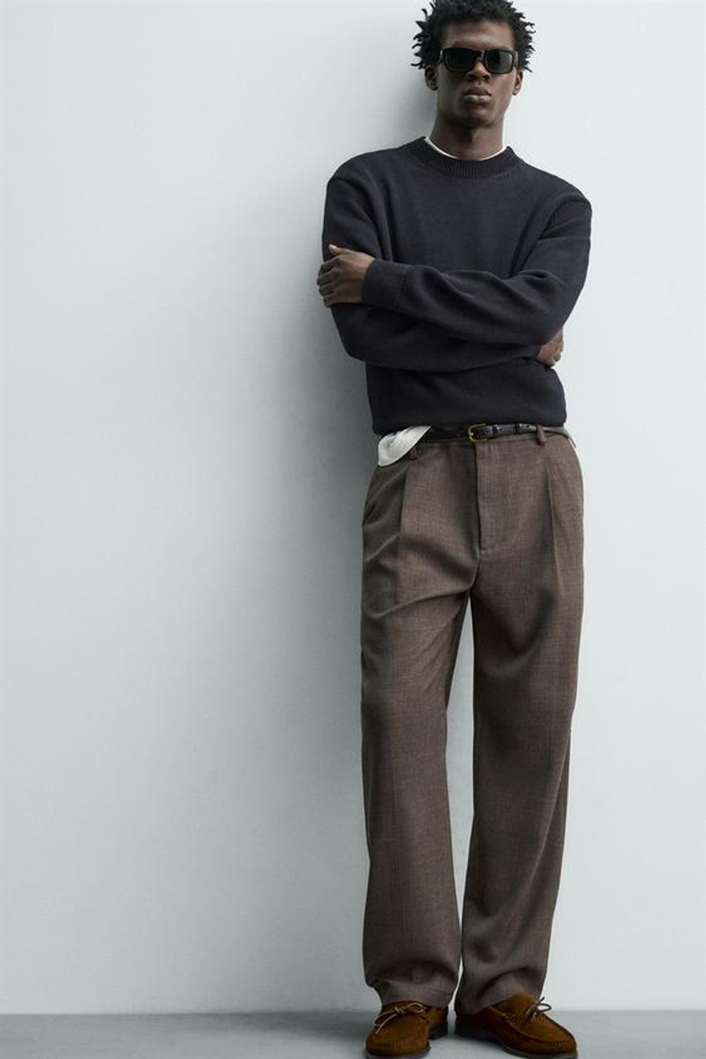 ZARA БРЮКИ ИЗ ШЕРСТИ С ЗАЩИПАМИ, СЕРО-КОРИЧНЕВЫЙ