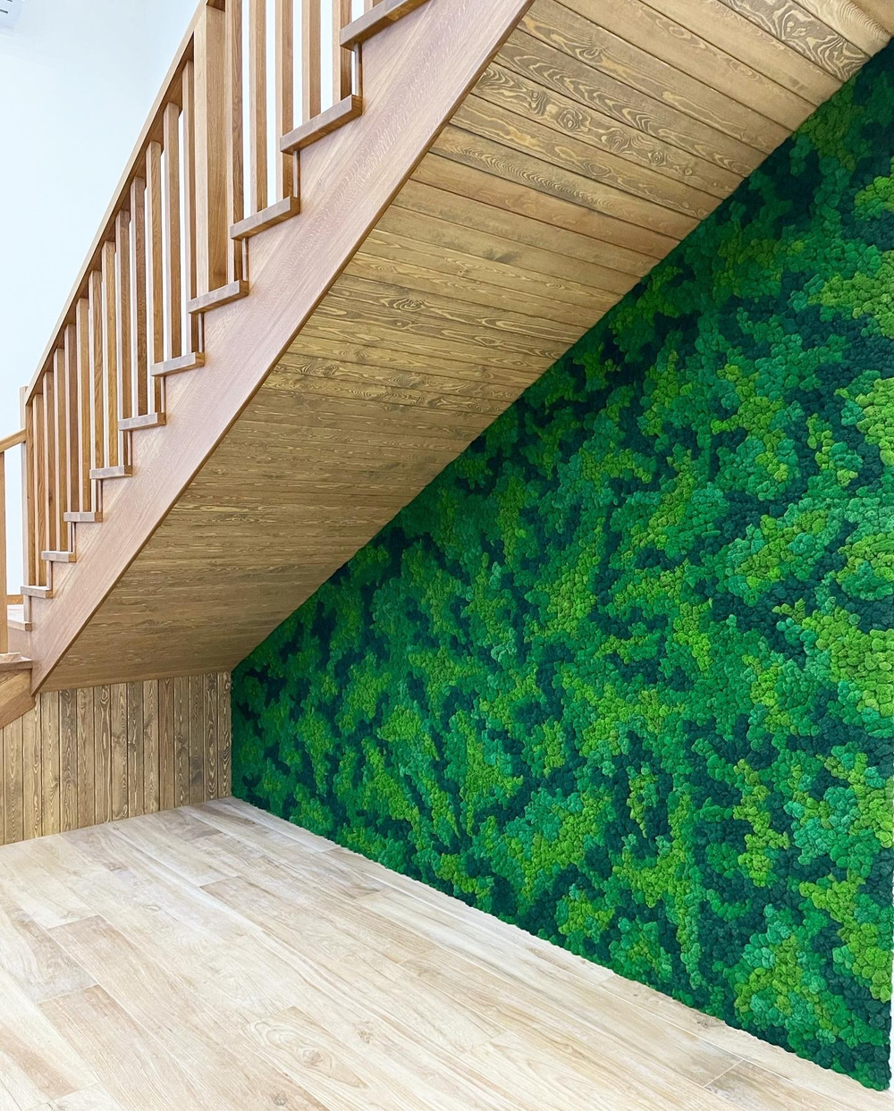 21.12. Зеленая стена из стабилизированного мха ягеля.