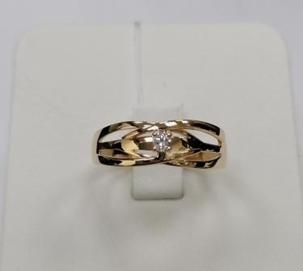 Кольцо из золота с фианитами