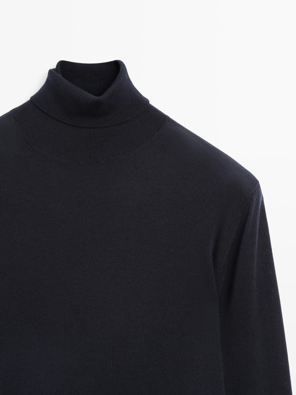 Massimo Dutti Трикотажный свитер из смесовой шерсти с высоким воротником, темно-синий