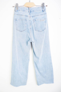 Джинсы широкого кроя, визуально на 42 размер