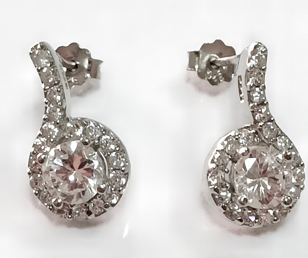 Ювелирные серьги-гвоздики из серебра