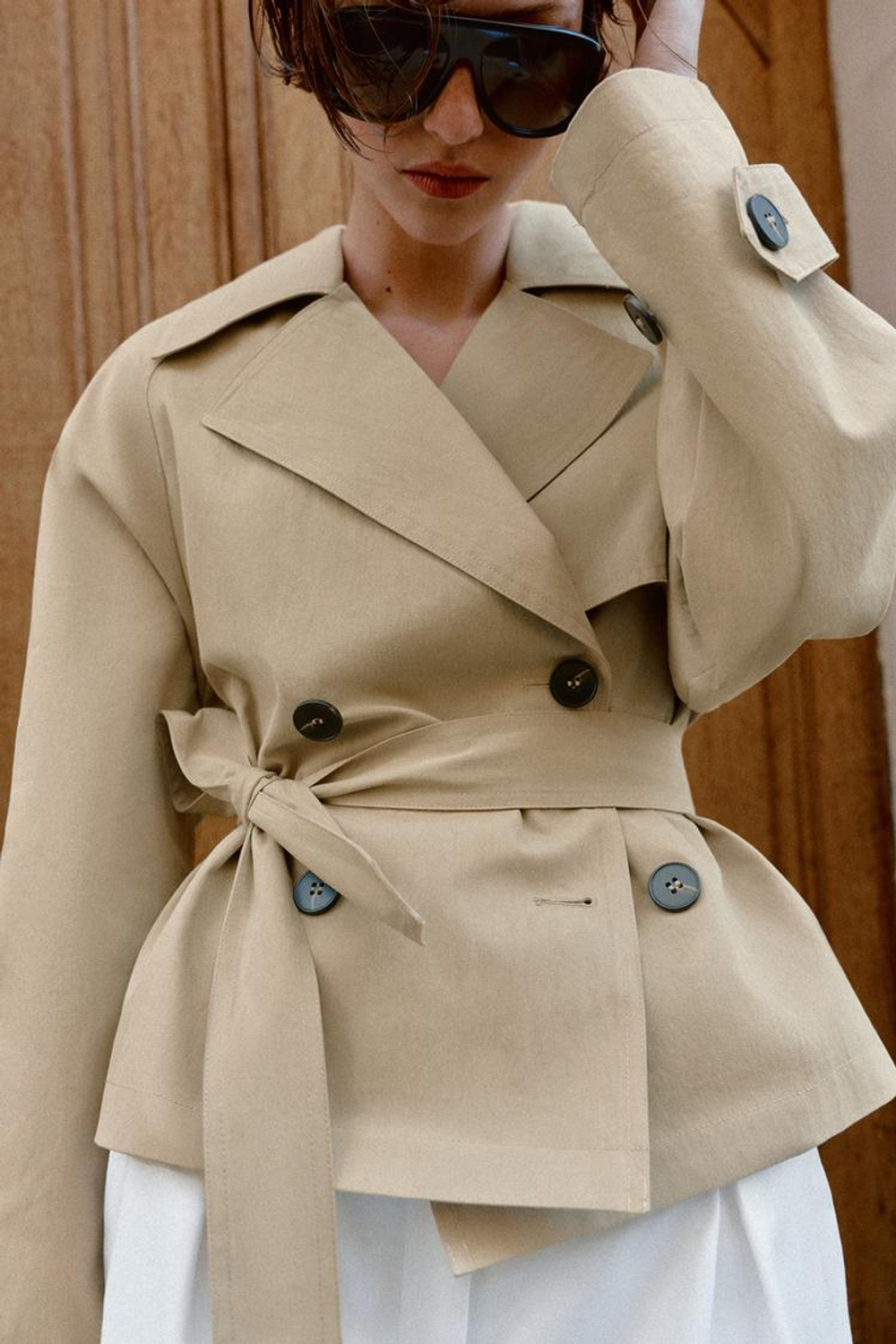 ZARA КОРОТКИЙ ТРЕНЧ С ПОГОНАМИ И ПОЯСОМ, СВЕТЛЫЙ ЖЕЛТО-КОРИЧНЕВЫЙ