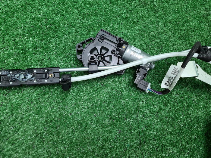 Механизм панорамной крыши Mercedes S w222 (13-20)