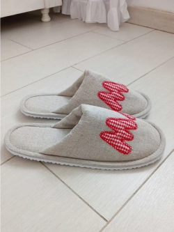 Льняные тапочки с аппликацией "Мама"