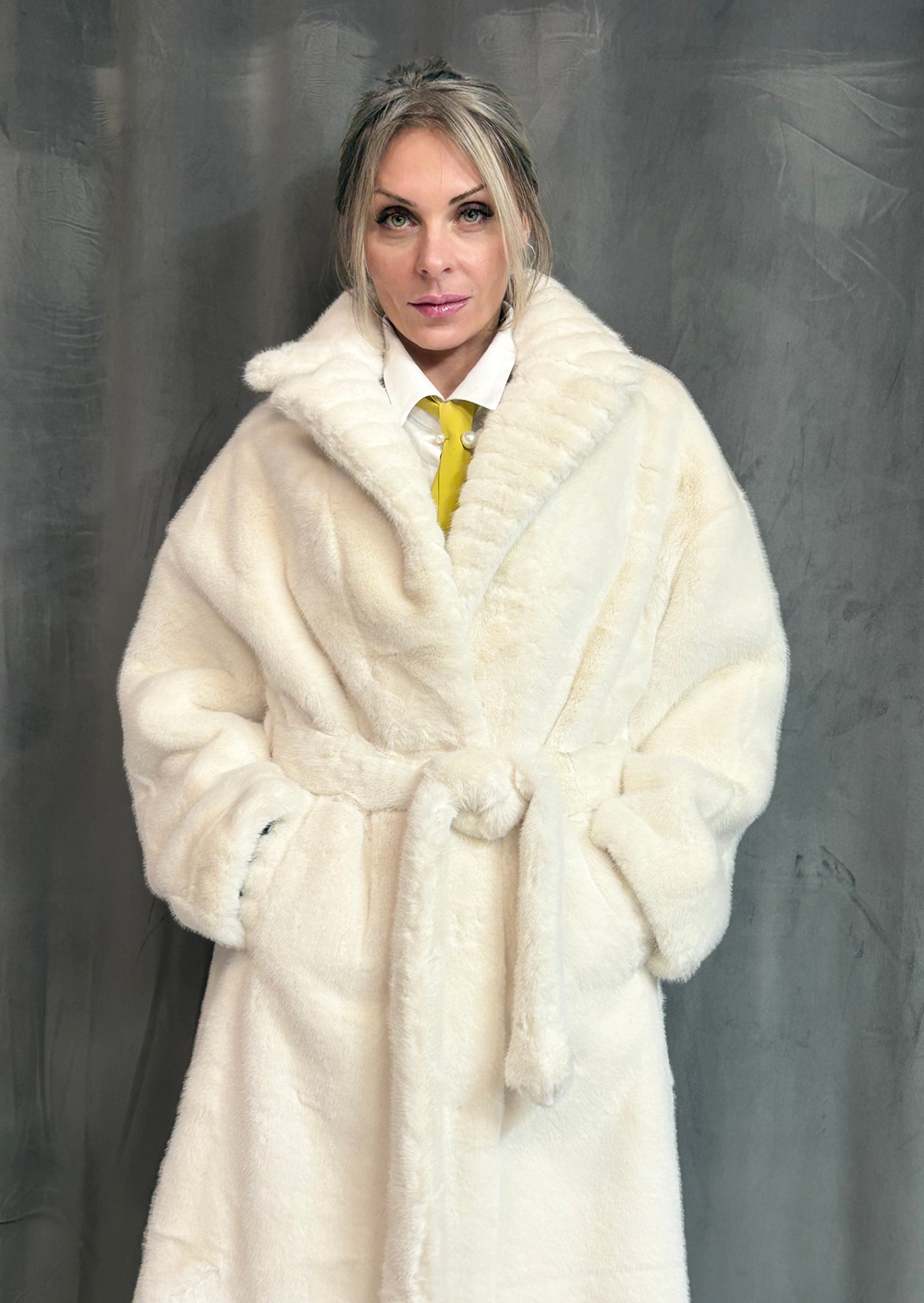 Шуба /белая /классика/ эко мех