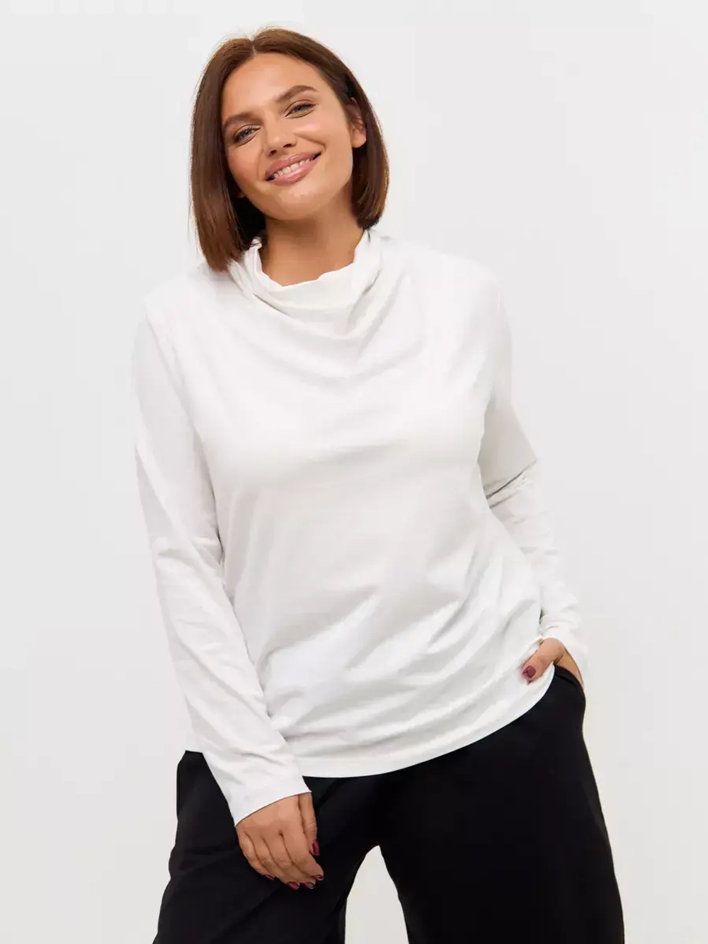 Лонгслив с цельнокроеным воротником