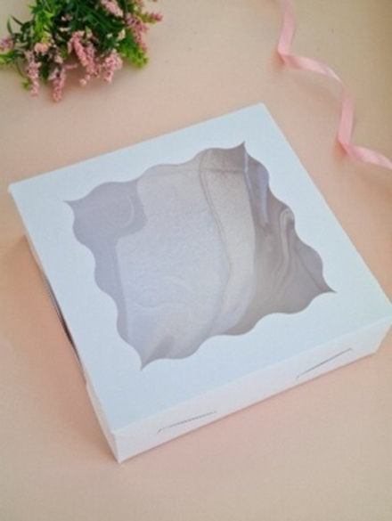 Коробка для зефира и пирожных с окном белая 22,5х22,5х7 см