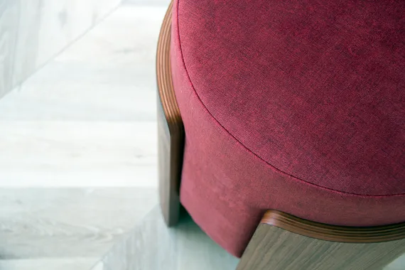 Пуф Lagom (бордовый FiberGuard, орех)