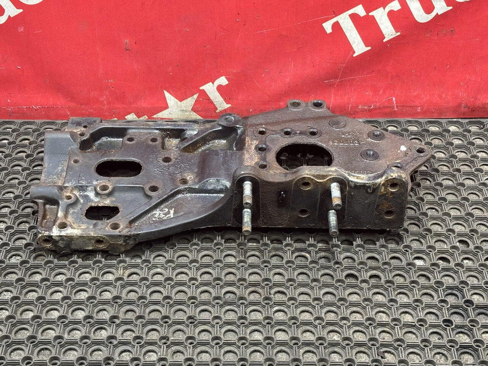 Кронштейн рессоры передней правый