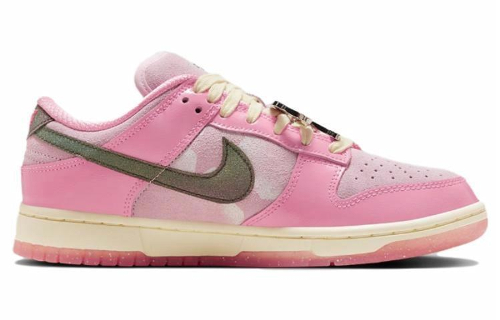 Кроссовки Nike Dunk Low Lx "Hot Punch And Pink Foam" Barbie (Женская размерная сетка)