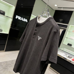 Футболка Prada
