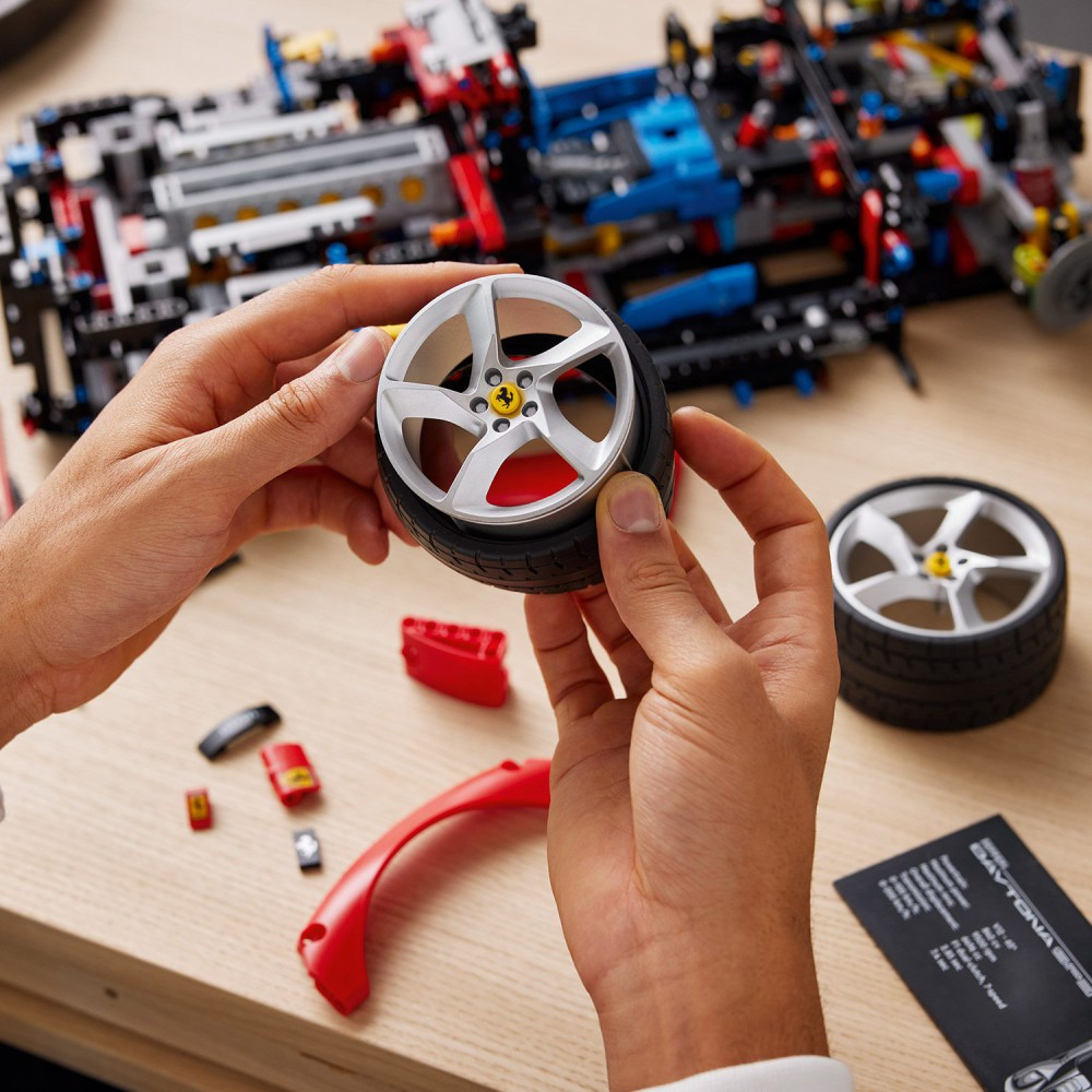 LEGO Technic - Феррари Дайтона SP3 42143