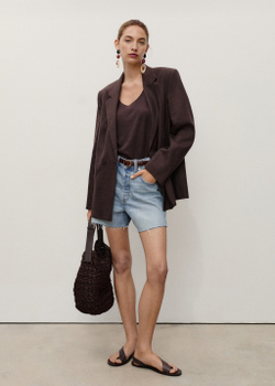 Джинсовые шорты с необработанными кромками