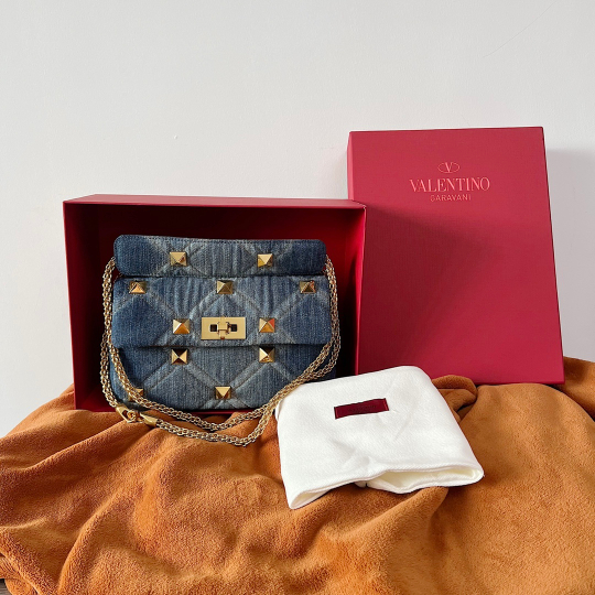 Valentino Roman Stun in Denim 25 cm