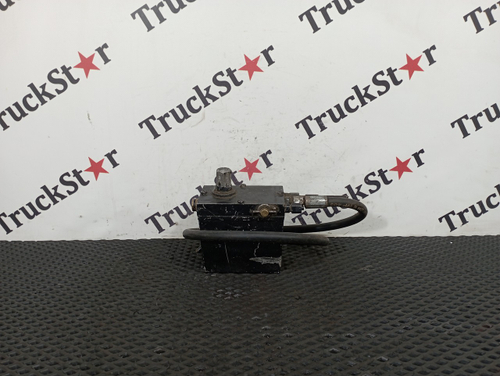 Насос подъёма кабины