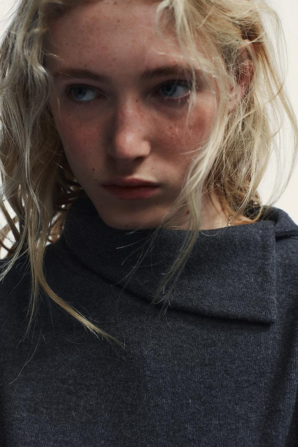 ZARA МЯГКИЙ СВИТЕР, АНТРАЦИТОВО-СЕРЫЙ