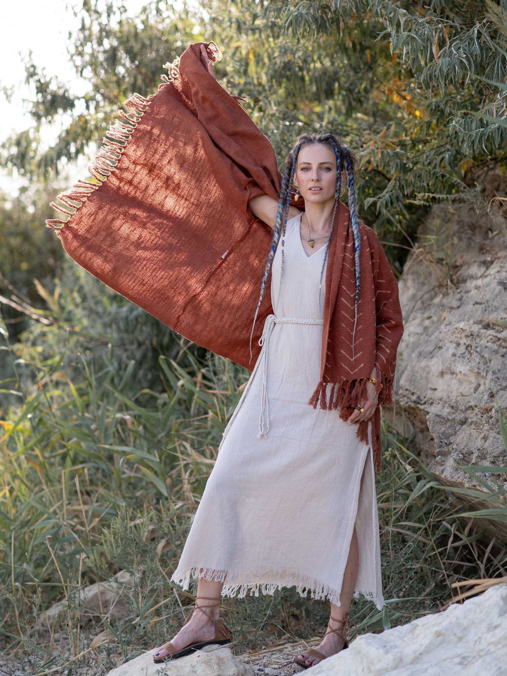 Накидка Chintamani с рукавами (терракотовый)