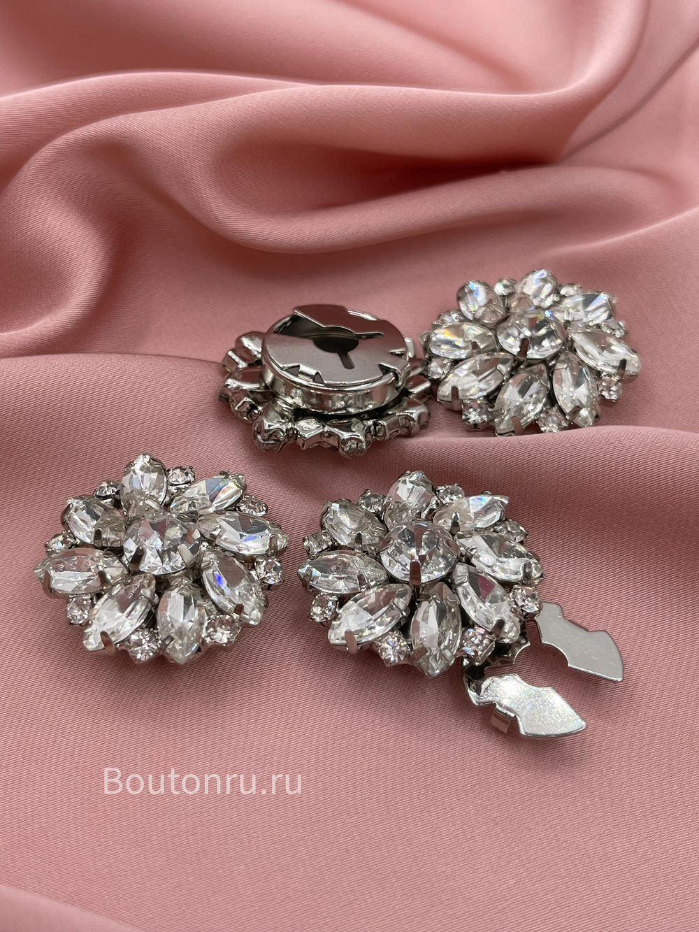 Накладка на пуговицу серебряная в форме цветка