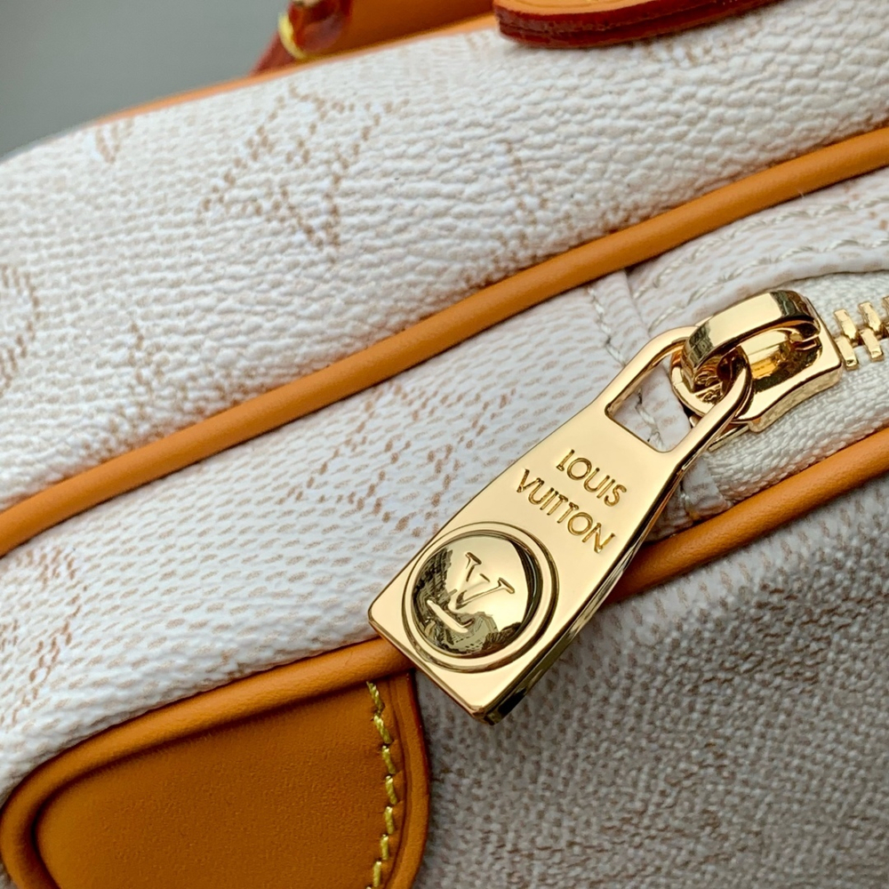 Louis Vuitton Nil Bag