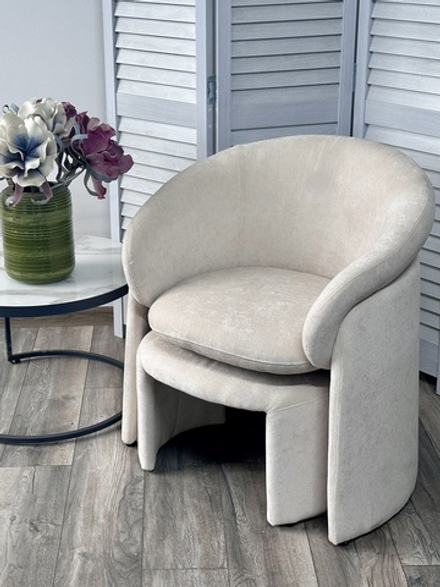 Кресло М-City DISAUR +Оттоманка Хаг (Hug) At5139-09 Светло-бежевый, ткань, каркас Металл В Обивке